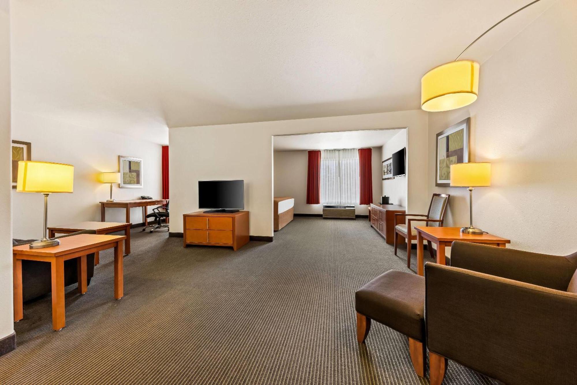 Wingate By Wyndham Calgary South Hotel Ngoại thất bức ảnh